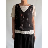 Floral sleeveless tops