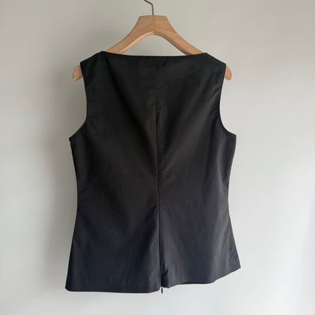 Matte black sleeveless tops