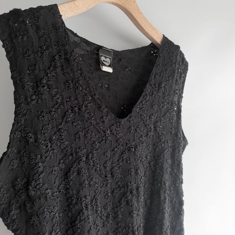 Black embroidery tank