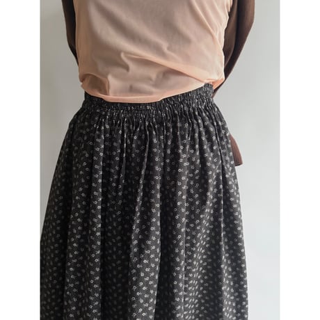 Black small flower pattern skirt