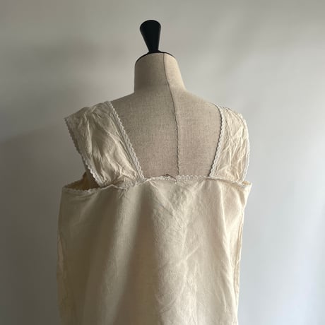 Vintage apron with flower embroidery