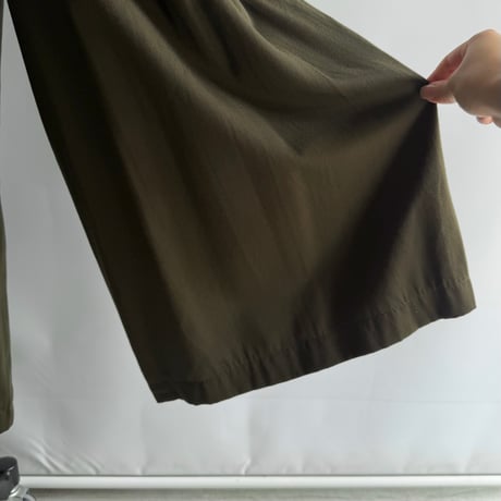 Khaki tuck wide pants