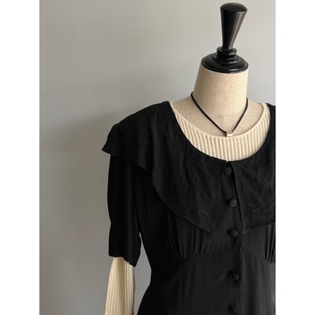 Round cape collar dress