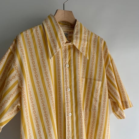 Mustard patterned shirt