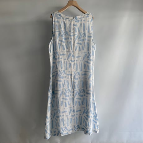 Design linen dress