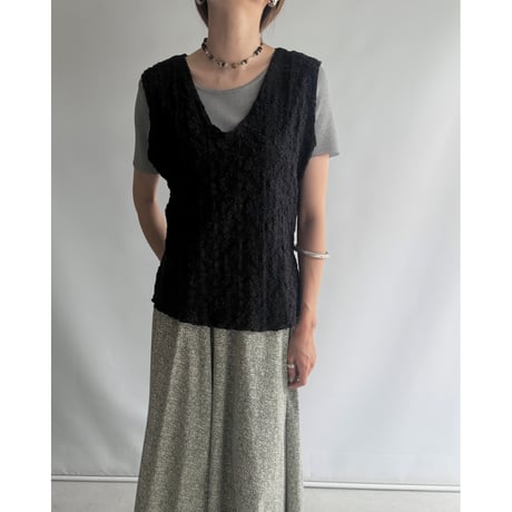 Black embroidery tank