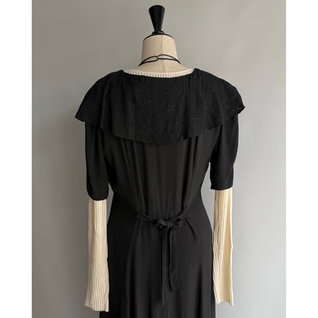 Round cape collar dress