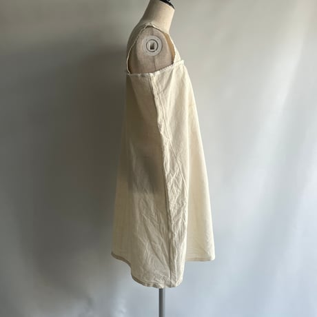 Vintage apron with flower embroidery