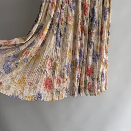Pale floral pleated skirt