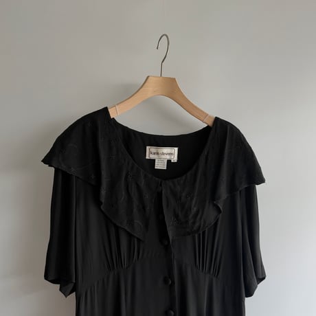 Round cape collar dress
