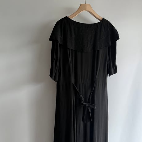 Round cape collar dress
