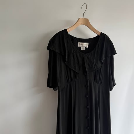 Round cape collar dress