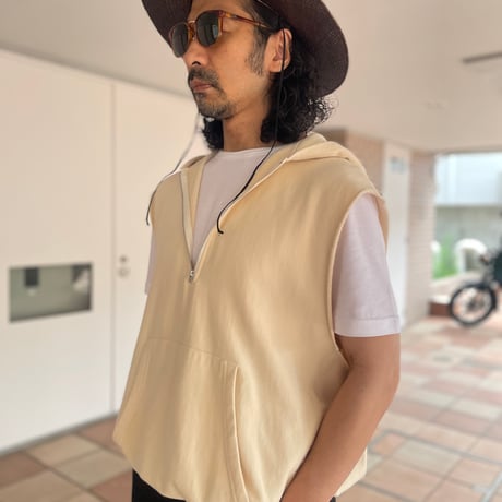 ANDER CUT SLEEVE REVERRSE HOODIE