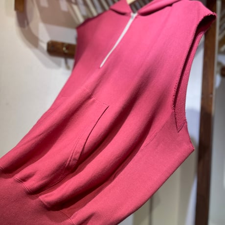 ANDER CUT SLEEVE REVERRSE HOODIE