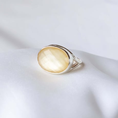 Gold Shell × Quartz Ring