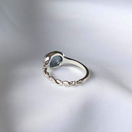 Bicolor Zoisite Ring