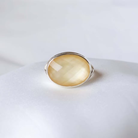 Gold Shell × Quartz Ring