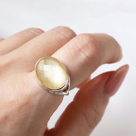 Gold Shell × Quartz Ring