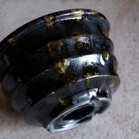 Φ13(in11)×h7.7㎝   鉄釉彩pot  H639