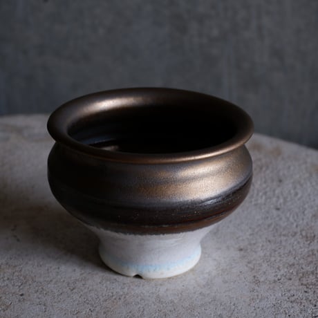 Φ10.8(in8.5)×h8.2㎝ titan bronze pot  H653
