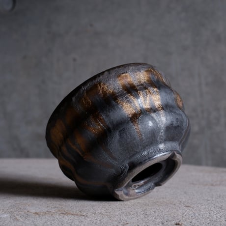 Φ9.2×h6.3㎝  燻bronze pot  H789
