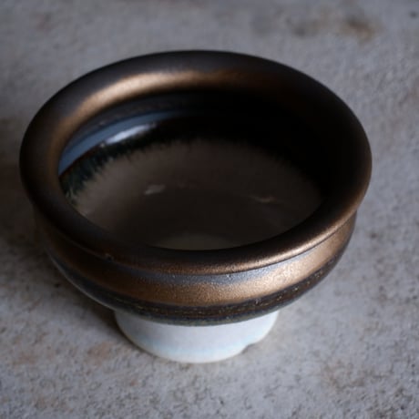 Φ11.7(in9)×h7.6㎝ titan bronze pot  H651