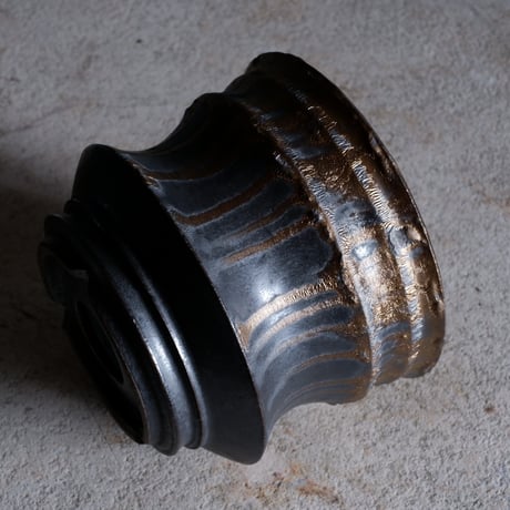 Φ13.3×h10.6㎝  燻bronze pot  H773
