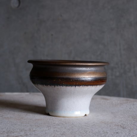 Φ11.7(in9)×h7.6㎝ titan bronze pot  H651