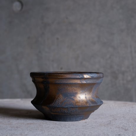 Φ9.5×h6㎝  bronze鉄彩 pot  H736
