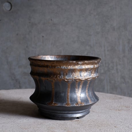 Φ13.3×h10.6㎝  燻bronze pot  H773