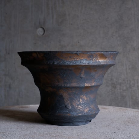 Φ21.3(in19)×h15㎝  bronze鉄彩 pot  H721
