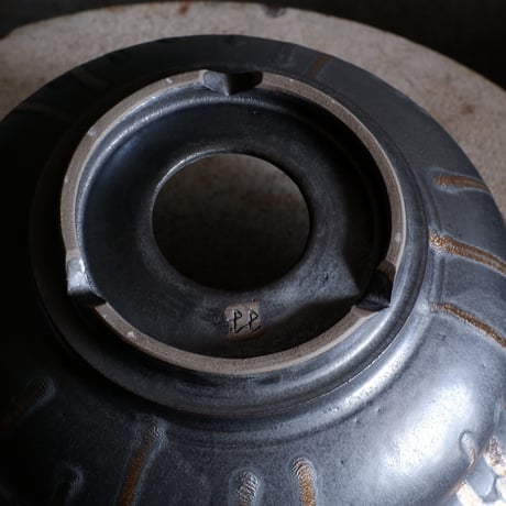 Φ32.5(in30)×h14.8㎝  燻bronze pot  H758