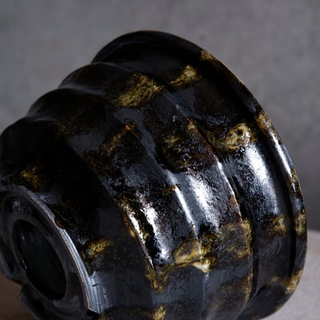 Φ13(in11)×h7.7㎝   鉄釉彩pot  H639