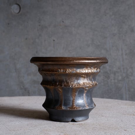 Φ11.8×h9.5㎝  燻bronze pot  H779