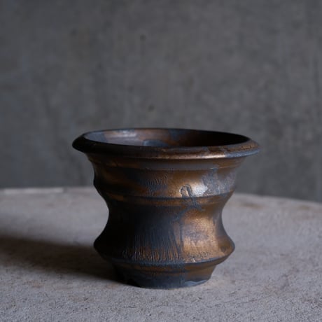 Φ10×h7.8㎝  bronze鉄彩 pot  H732