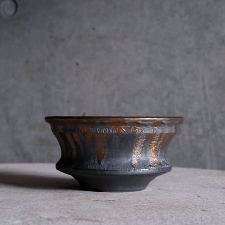 Φ11.3(in9.6)×h5.7㎝  燻bronze pot  H787