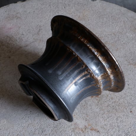 Φ17.5×h12.2㎝  燻bronze pot  H769