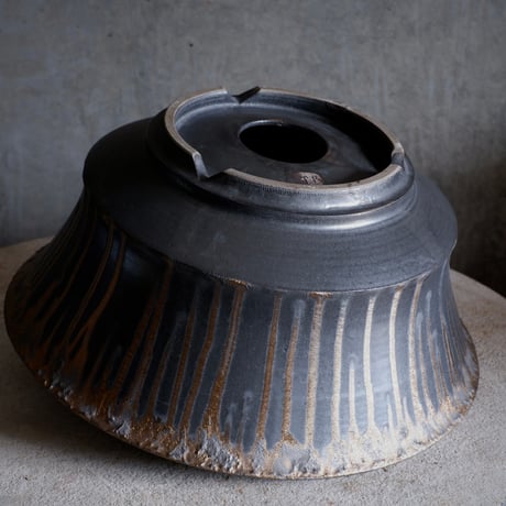 Φ32.8(in30.5)×h14.2㎝  燻bronze pot  H756