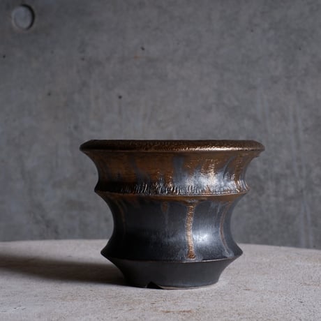 Φ11.5(in9.8)×h9㎝  燻bronze pot  H782