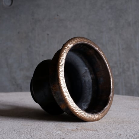 Φ11.8(in9.5)×h9㎝  燻bronze pot  H780
