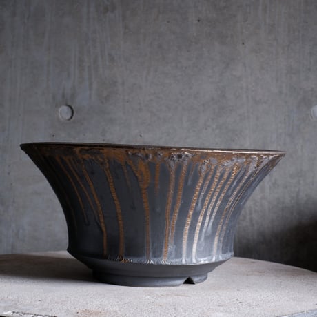 Φ33.5(in31)×h16.5㎝  燻bronze pot  H755