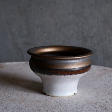 Φ11.7(in9)×h7.6㎝ titan bronze pot  H651