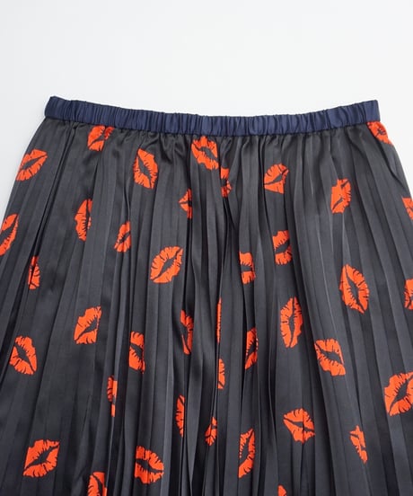 Lip printed skirt