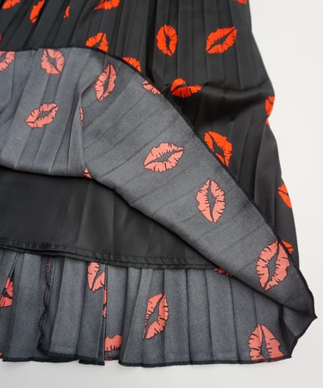 Lip printed skirt