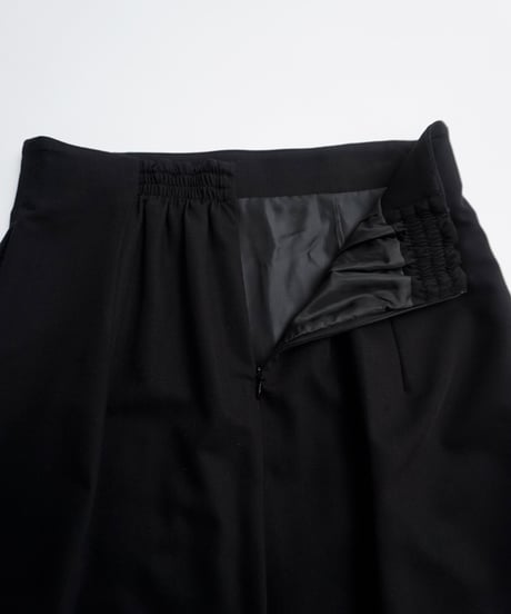 HOW TO HIDE INSANITY I line Skirt