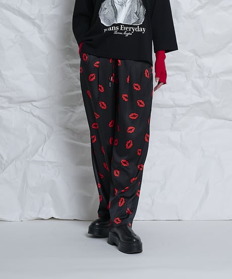 Lip printed pants