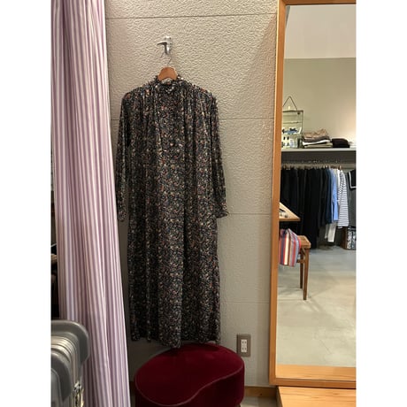t.yamai リバティプリントロングワンピース