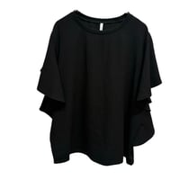 Dignte Collier    ストレッチシフォン袖フリルブラウス       -　ブラック