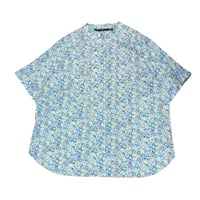 J.Sloane リバティプリント"Classic Garden"刺繍半袖ブラウス - ライトブルー