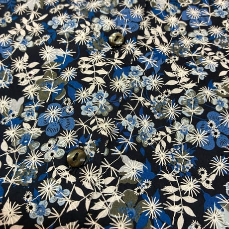 J.Sloane リバティプリント"Classic Garden"刺繍半袖ブラウス - ネイビー